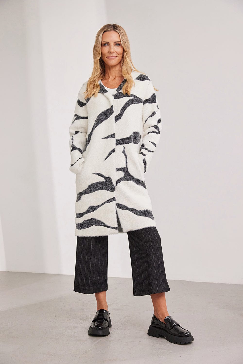 Kartner Hooded Textured Coatigan