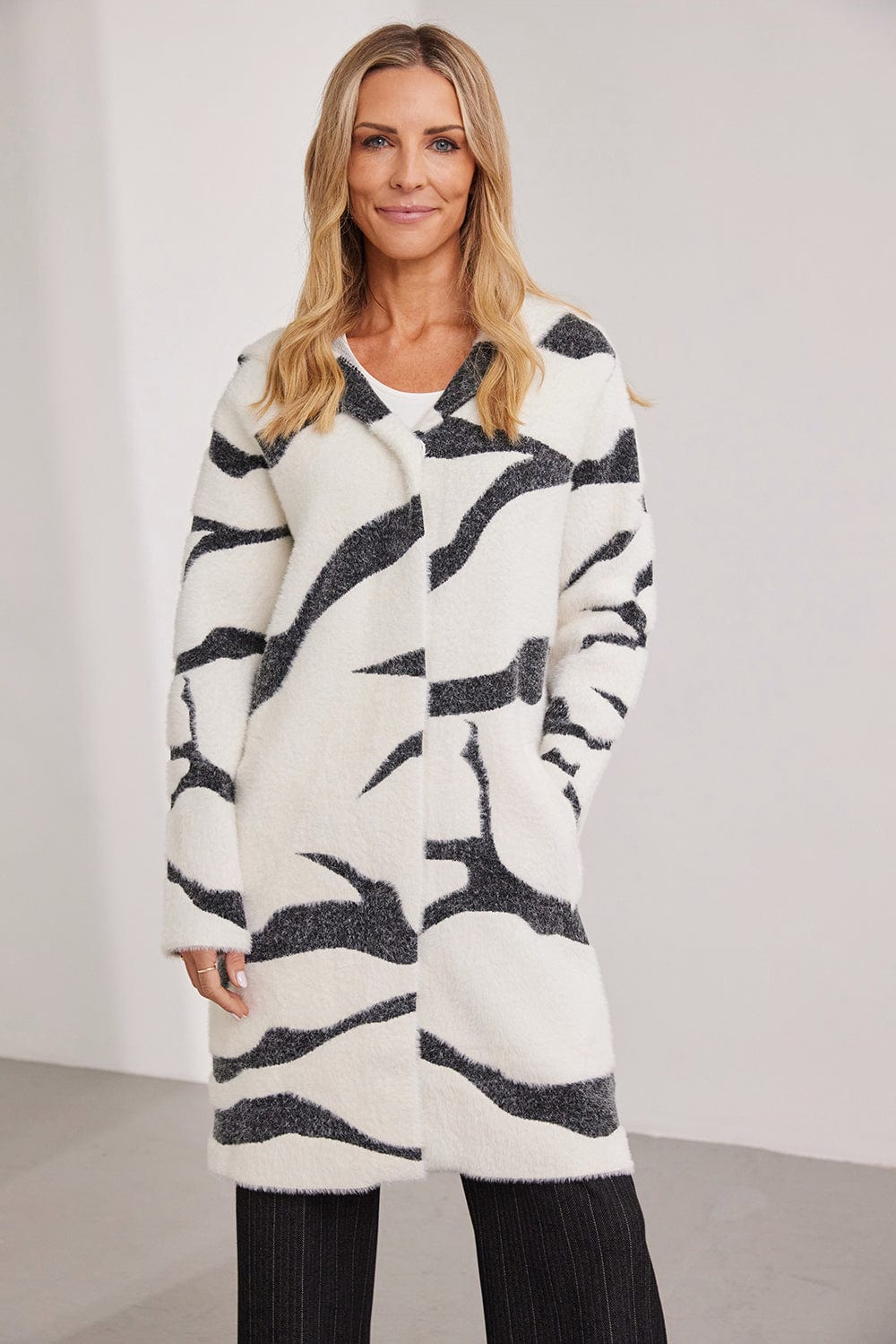 Kartner Hooded Textured Coatigan