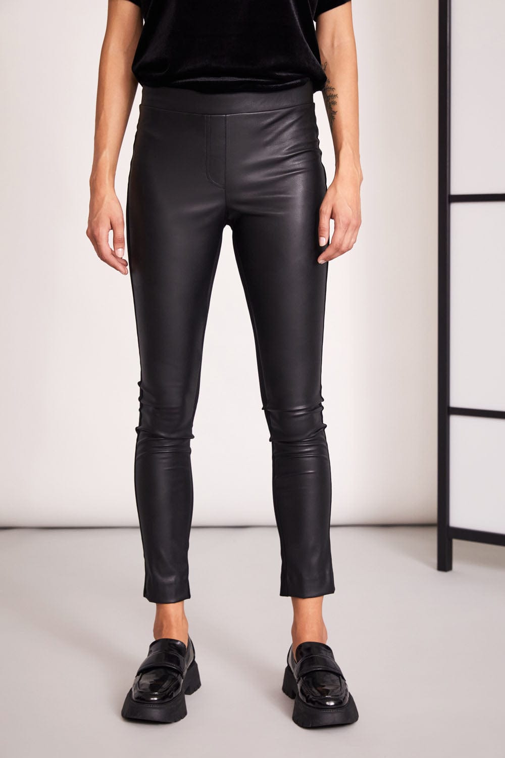 ART Pleather Legging