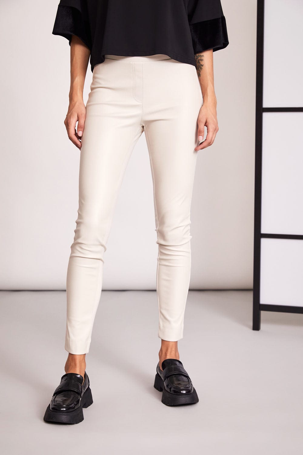 ART Pleather Legging