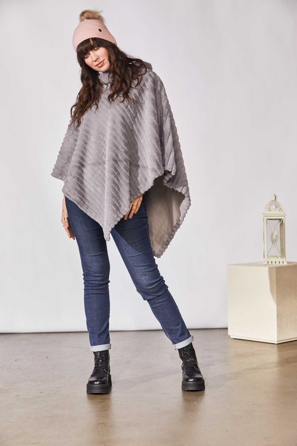 PERUZZI Textured Bobble Hat