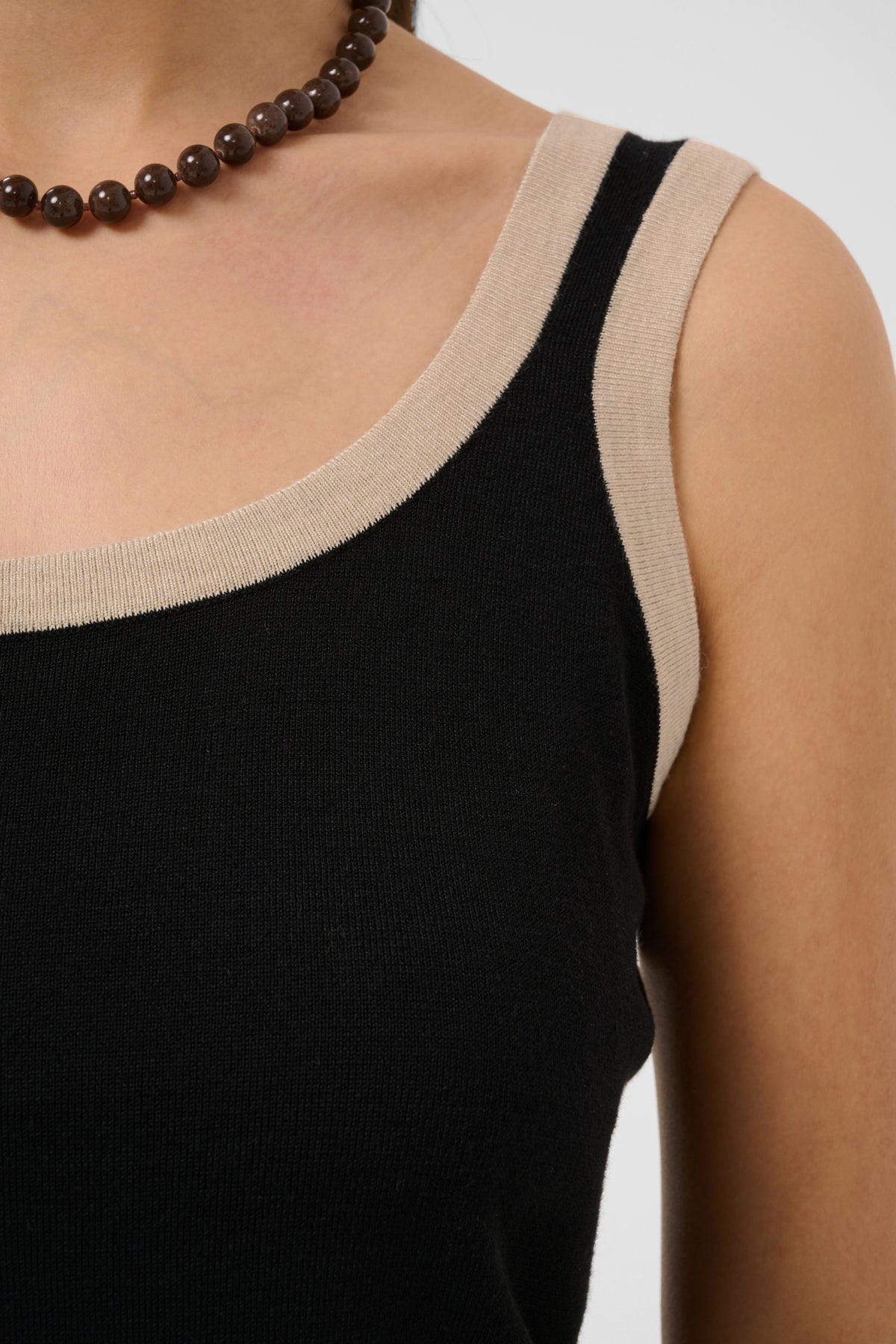 KAFFE Contrast Trim Knit Vest