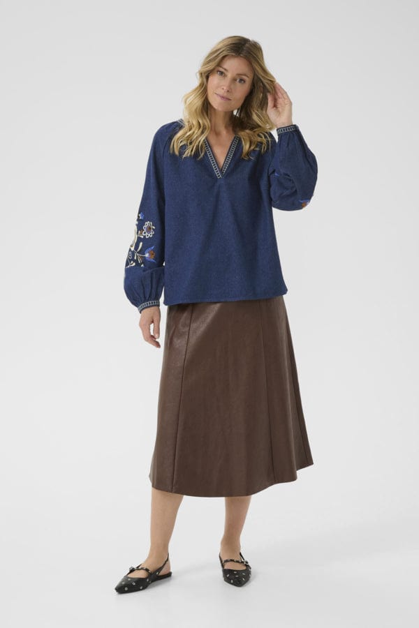 CREAM Applique Sleeve Blouse