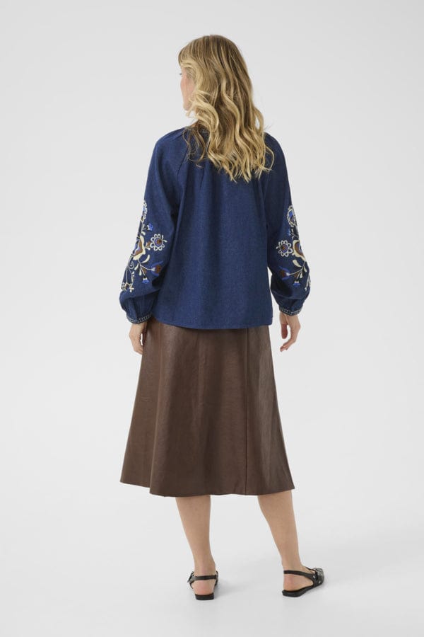 CREAM Applique Sleeve Blouse