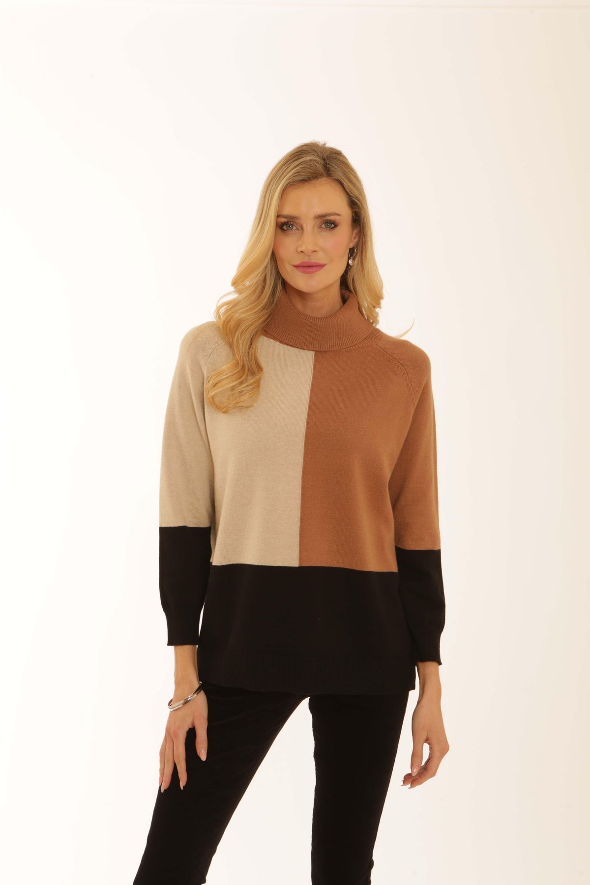 Pomodoro Square Block Turtleneck Knit