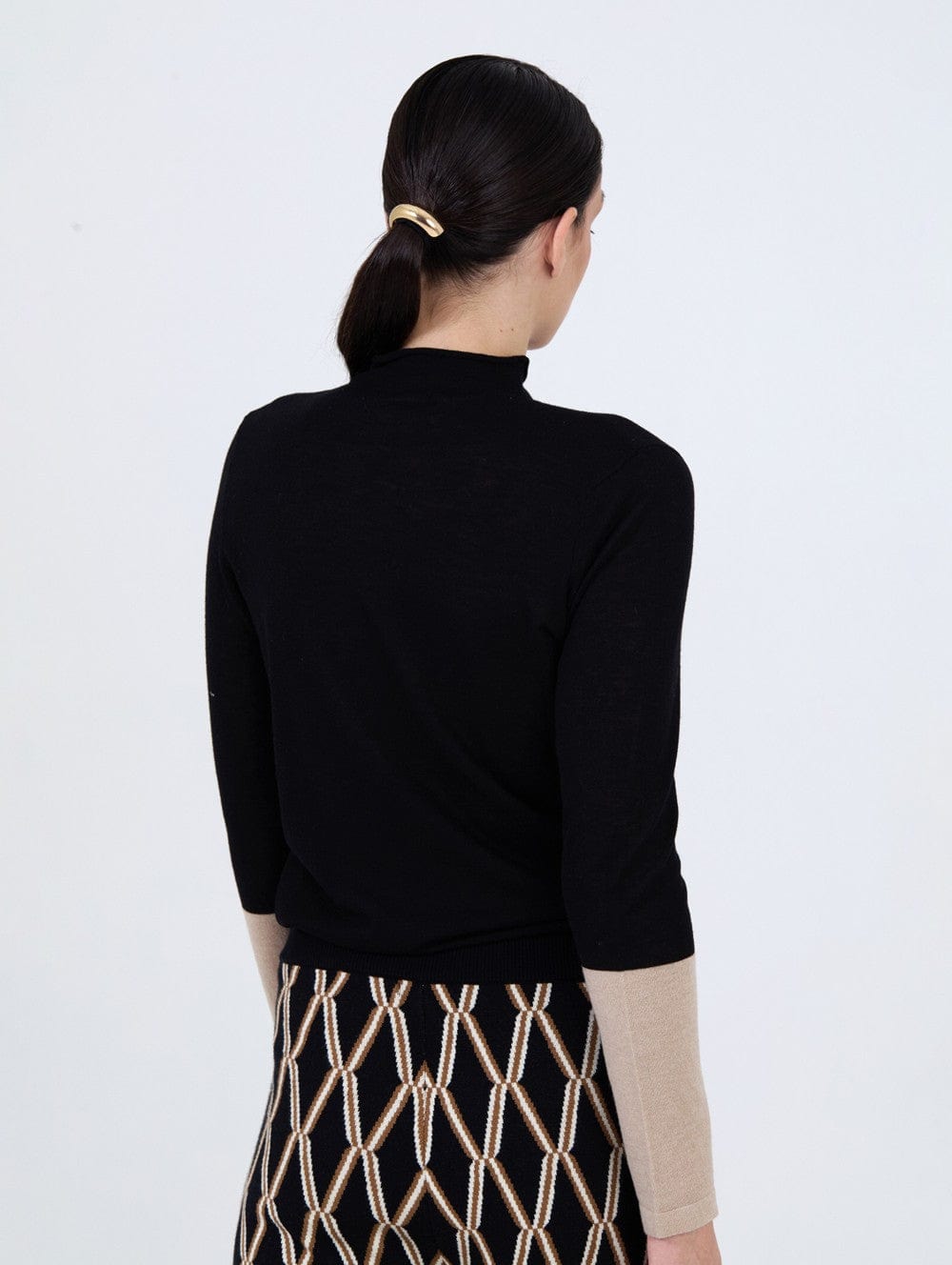Skatie Contrast Sleeve Basic Top