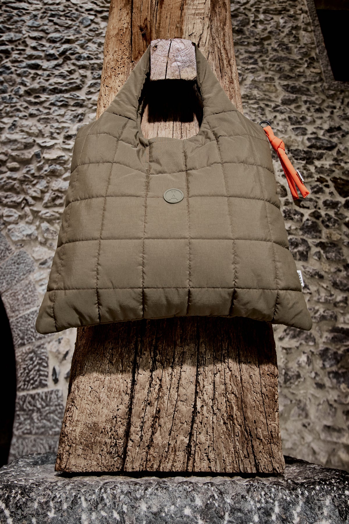 TANTÄ Waterproof Square Quilt Bag
