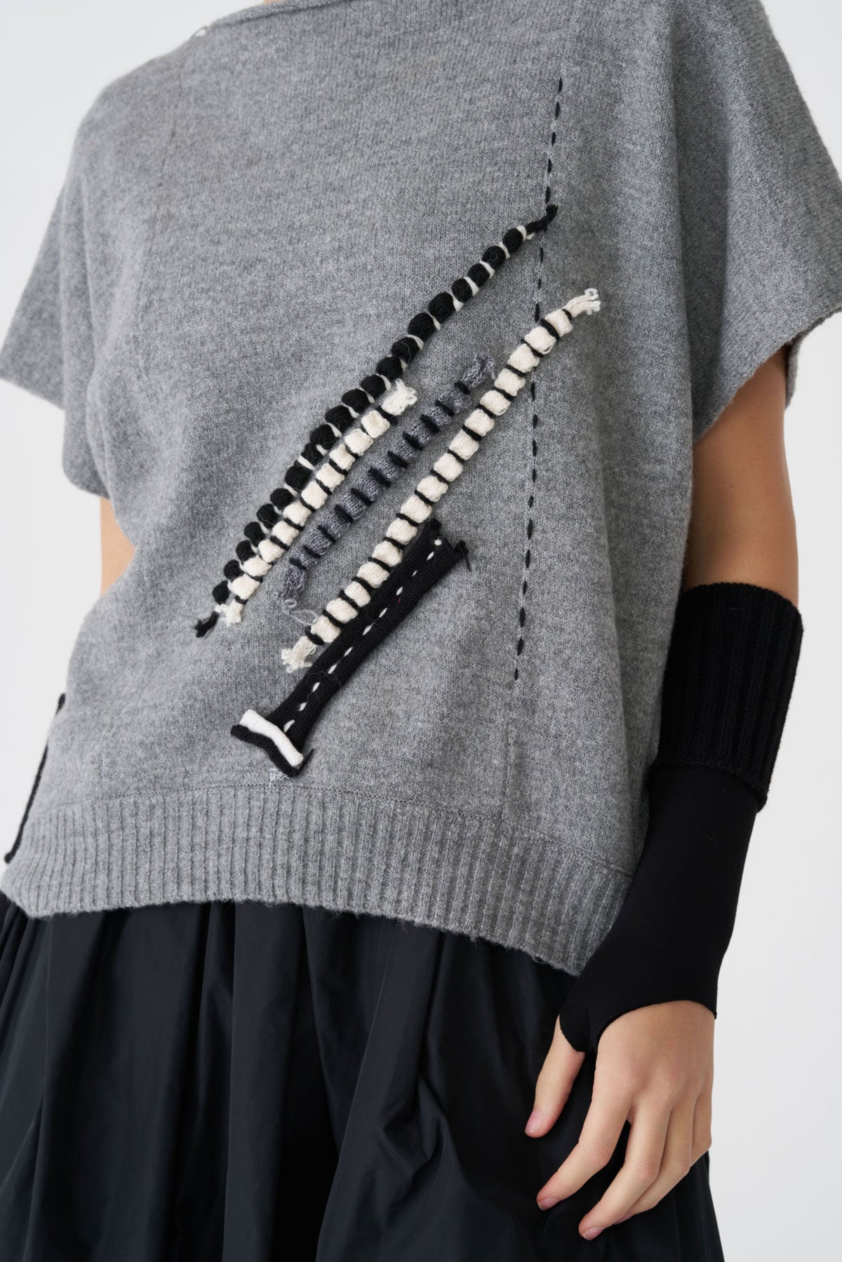 BIZE Applique Knit