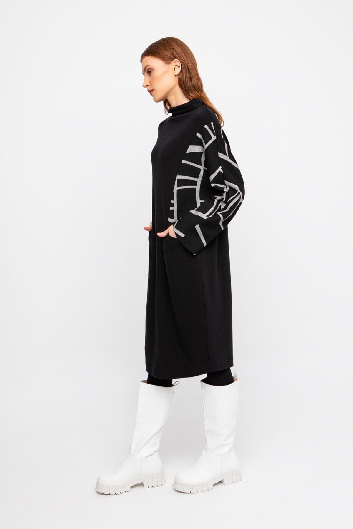 OZAI N KU Irregular Contrast Stripe Dress