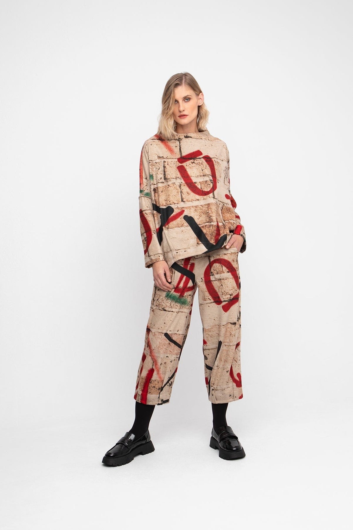 OZAI N KU Graffiti Print Barrel Leg Trouser