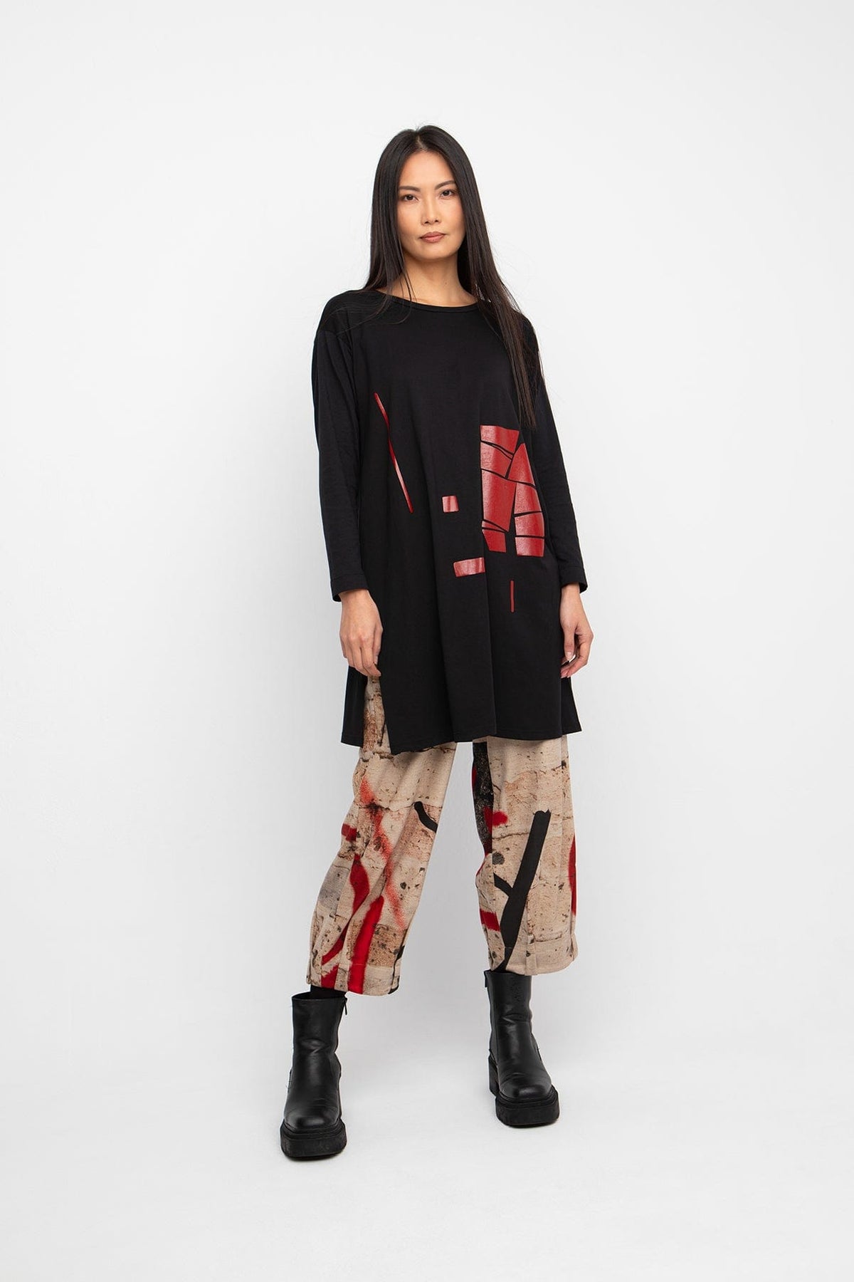 OZAI N KU Graffiti Print Barrel Leg Trouser