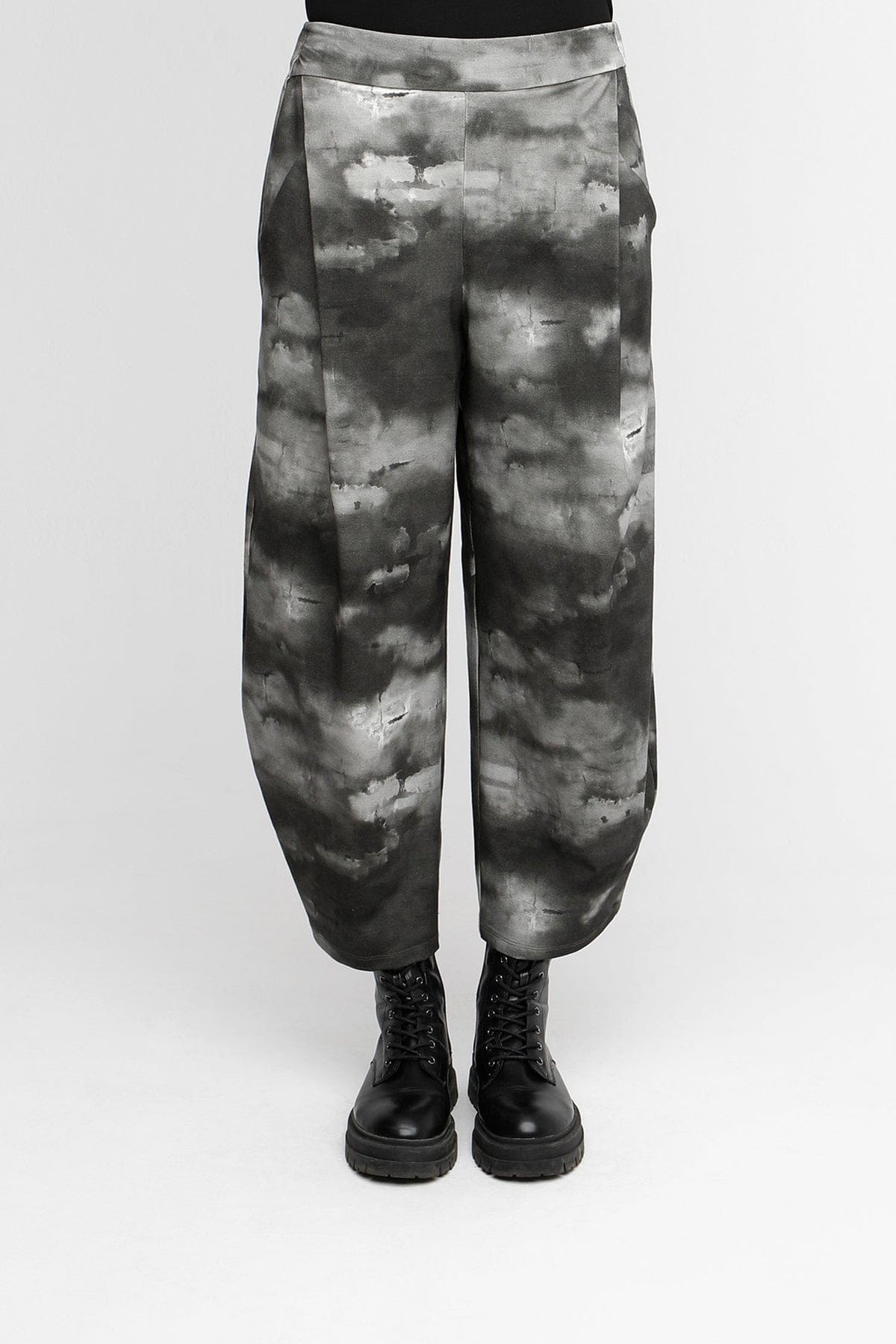 OZAI N KU Cloud Print Barrel Leg Trouser