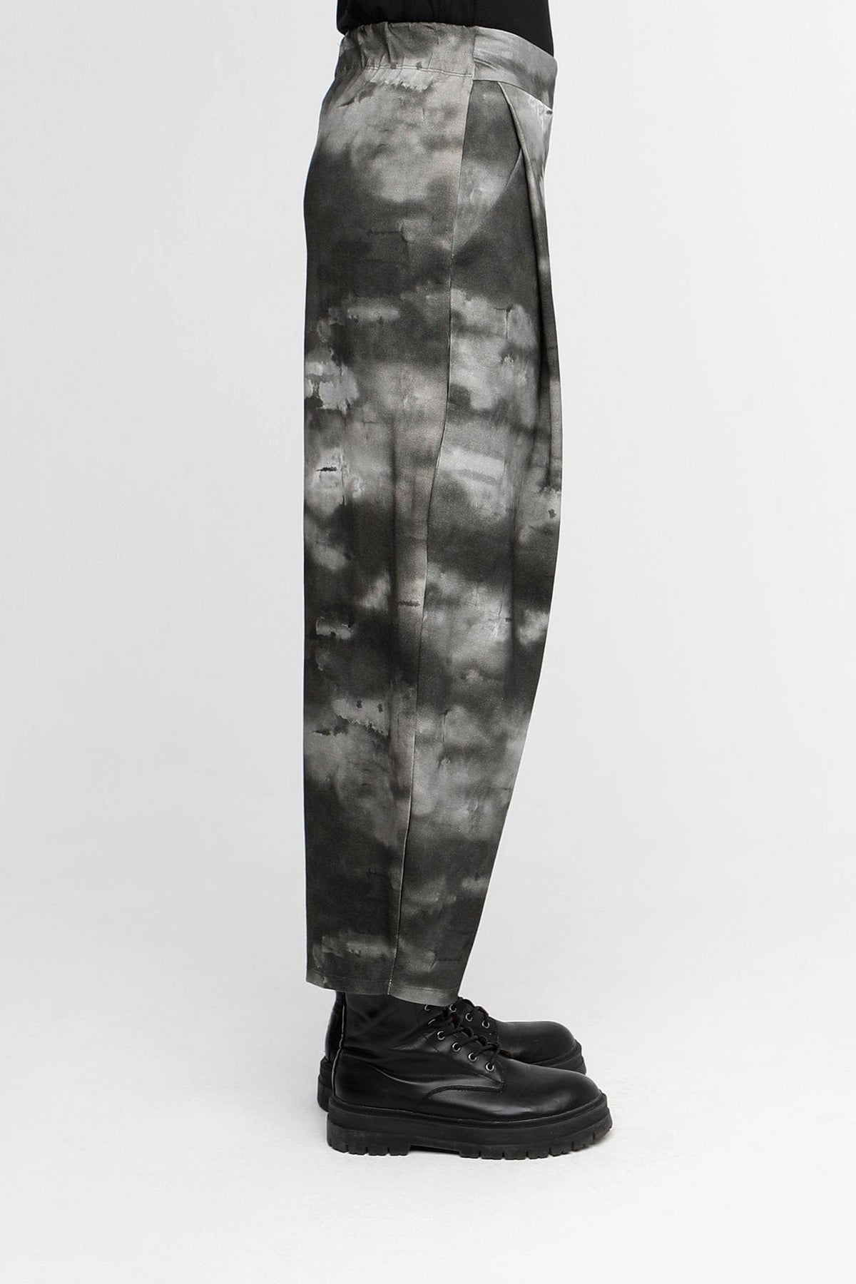 OZAI N KU Cloud Print Barrel Leg Trouser