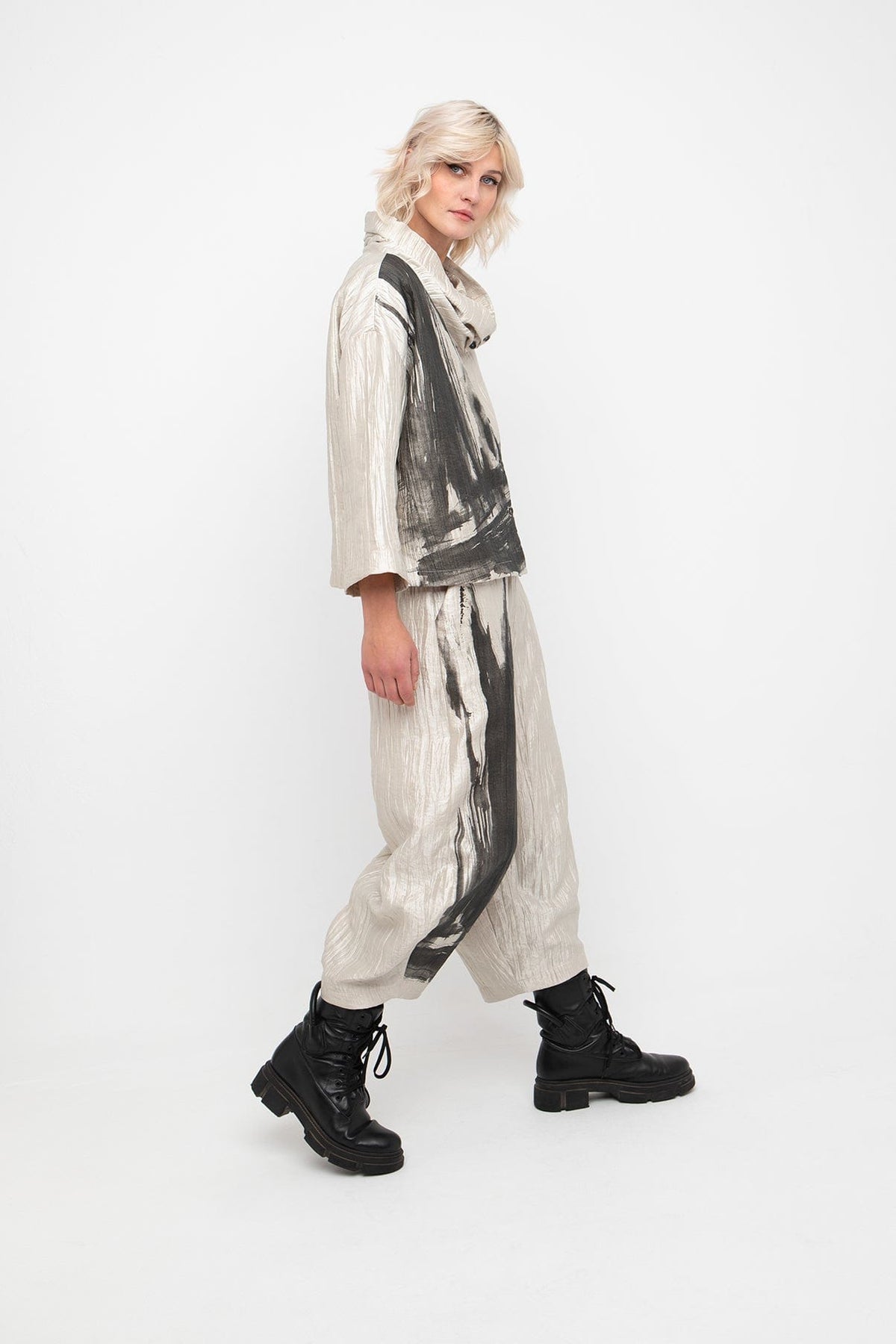 OZAI N KU Foil Print Jacket