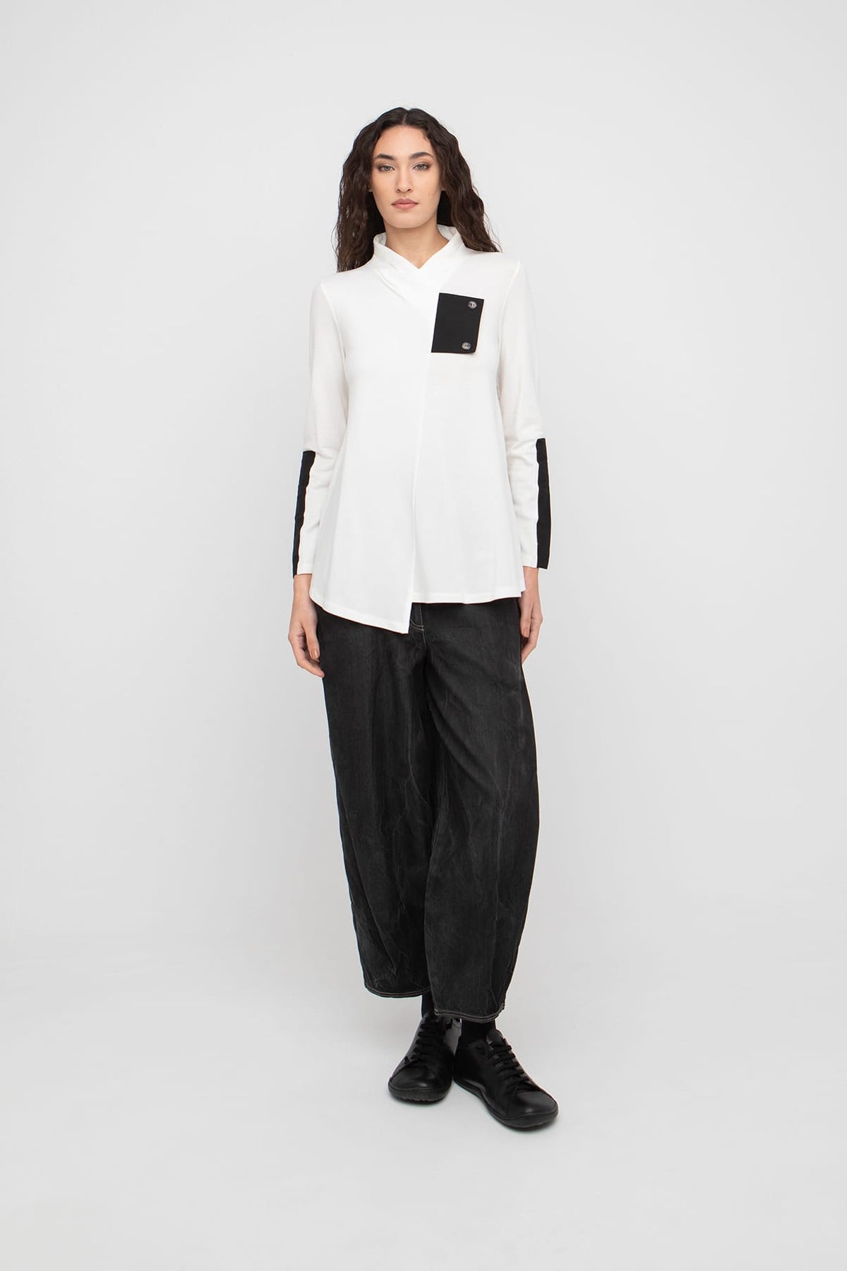 OZAI N KU Pleat Jean