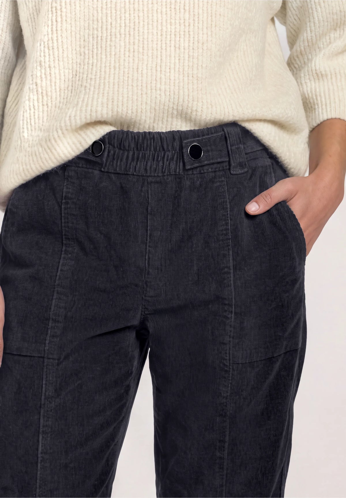 Street One barrel Corduroy Trouser
