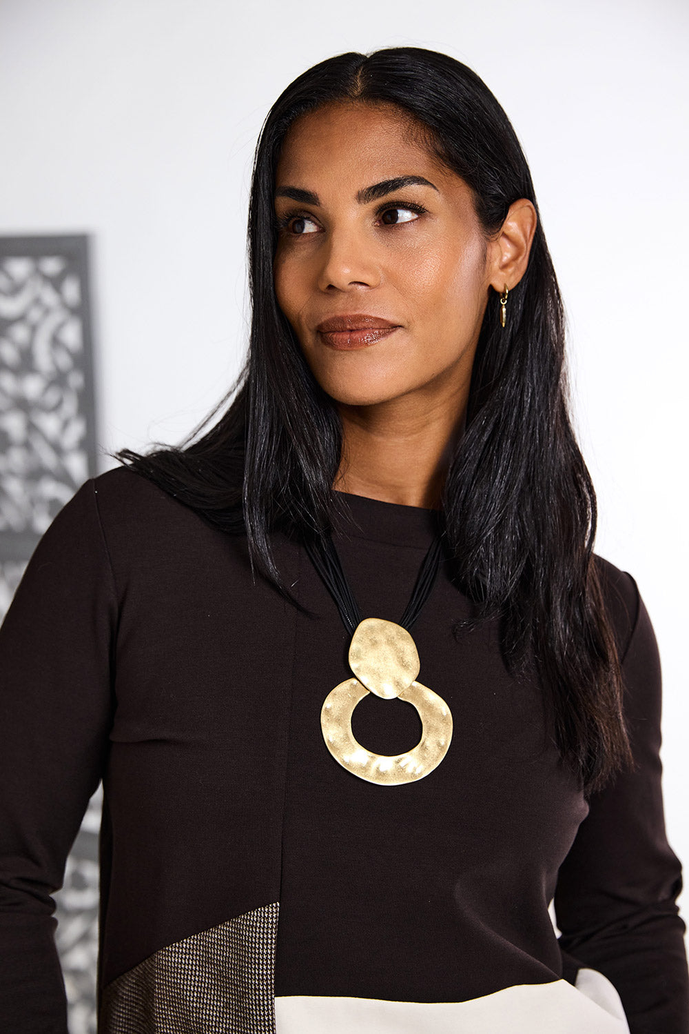 Elara Gold Necklace