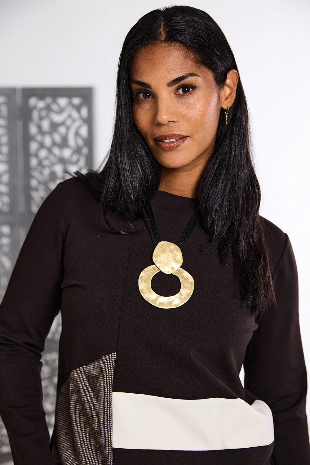 Elara Gold Necklace