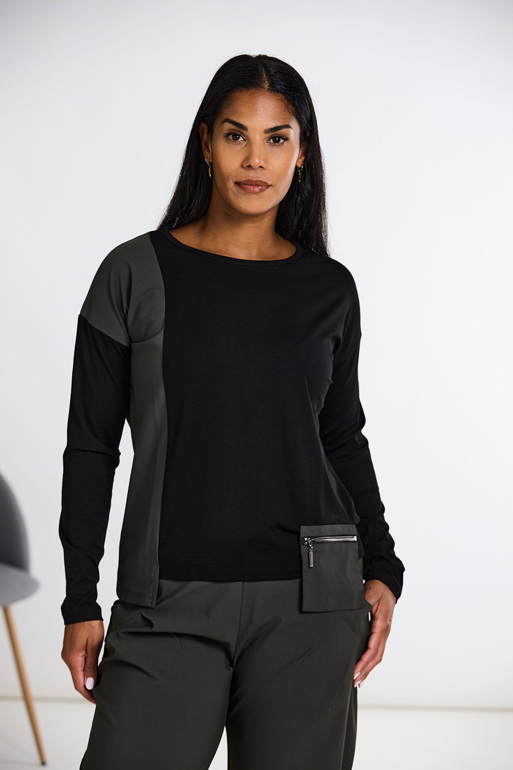 NAYA Tech Pocket Top