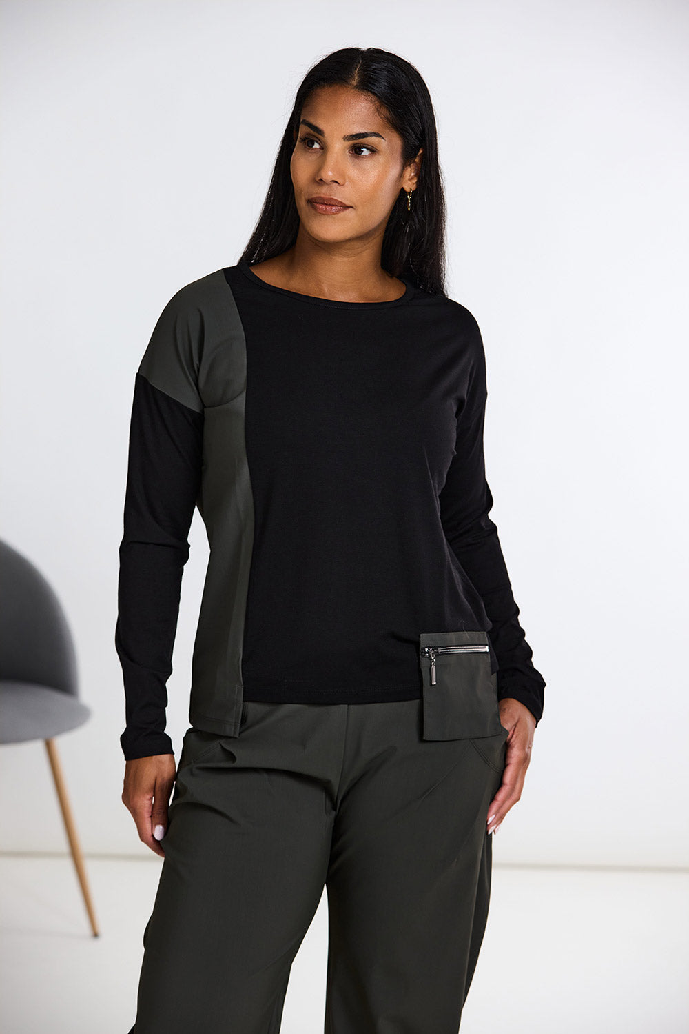 NAYA Tech Pocket Top