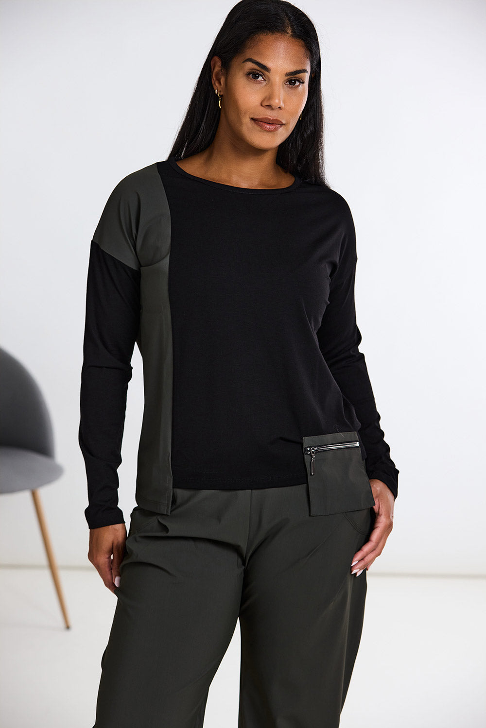 NAYA Tech Pocket Top
