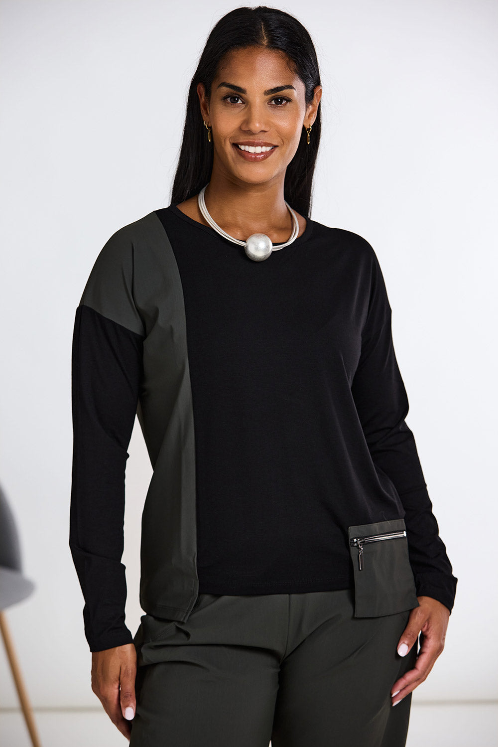 NAYA Tech Pocket Top