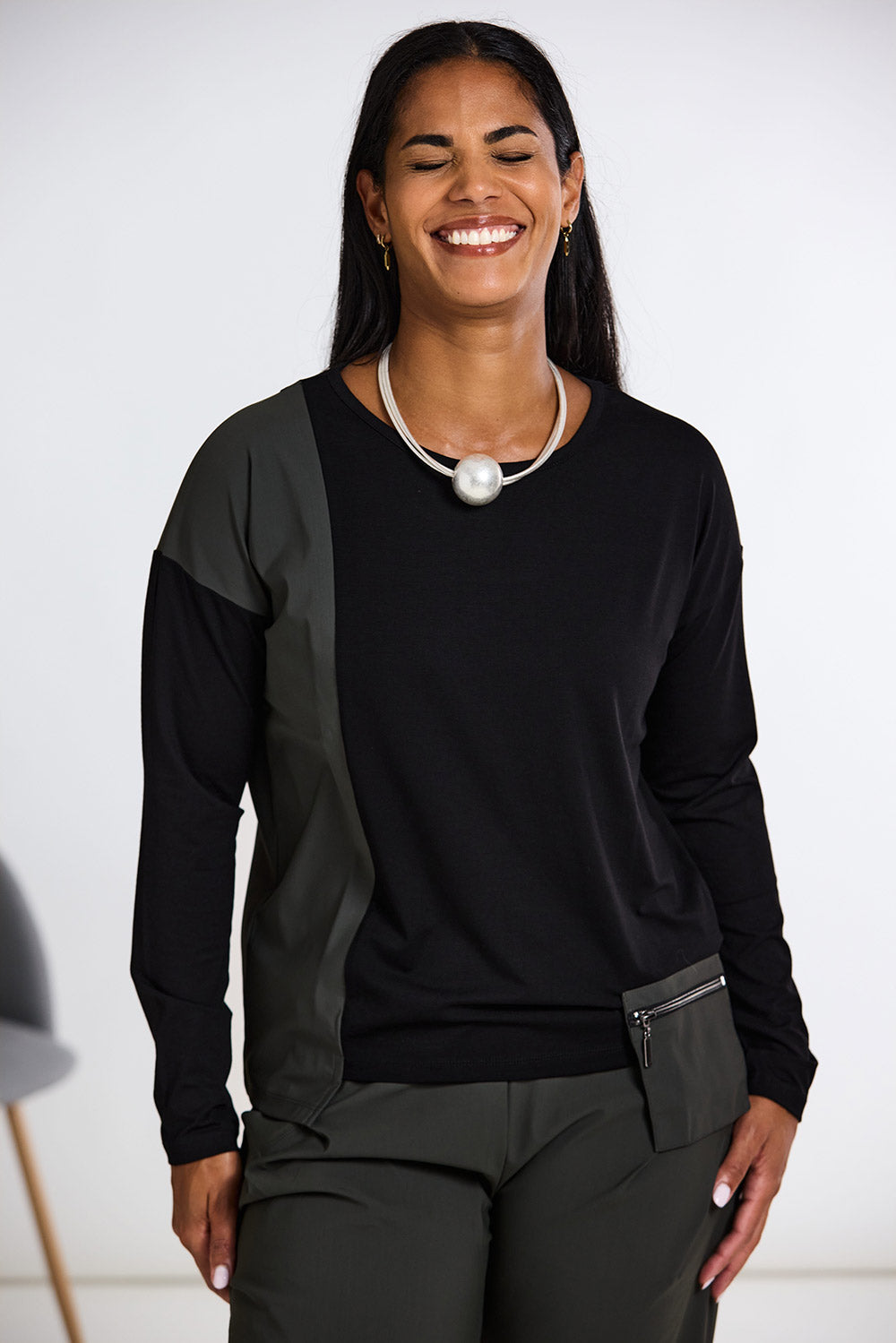 NAYA Tech Pocket Top