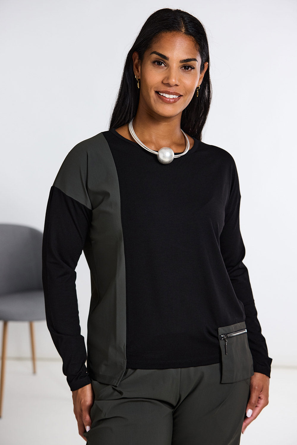 NAYA Tech Pocket Top
