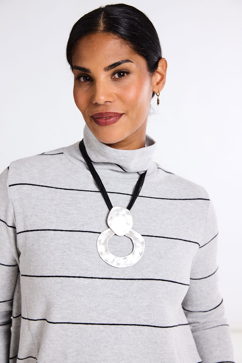 Elara Gold Necklace