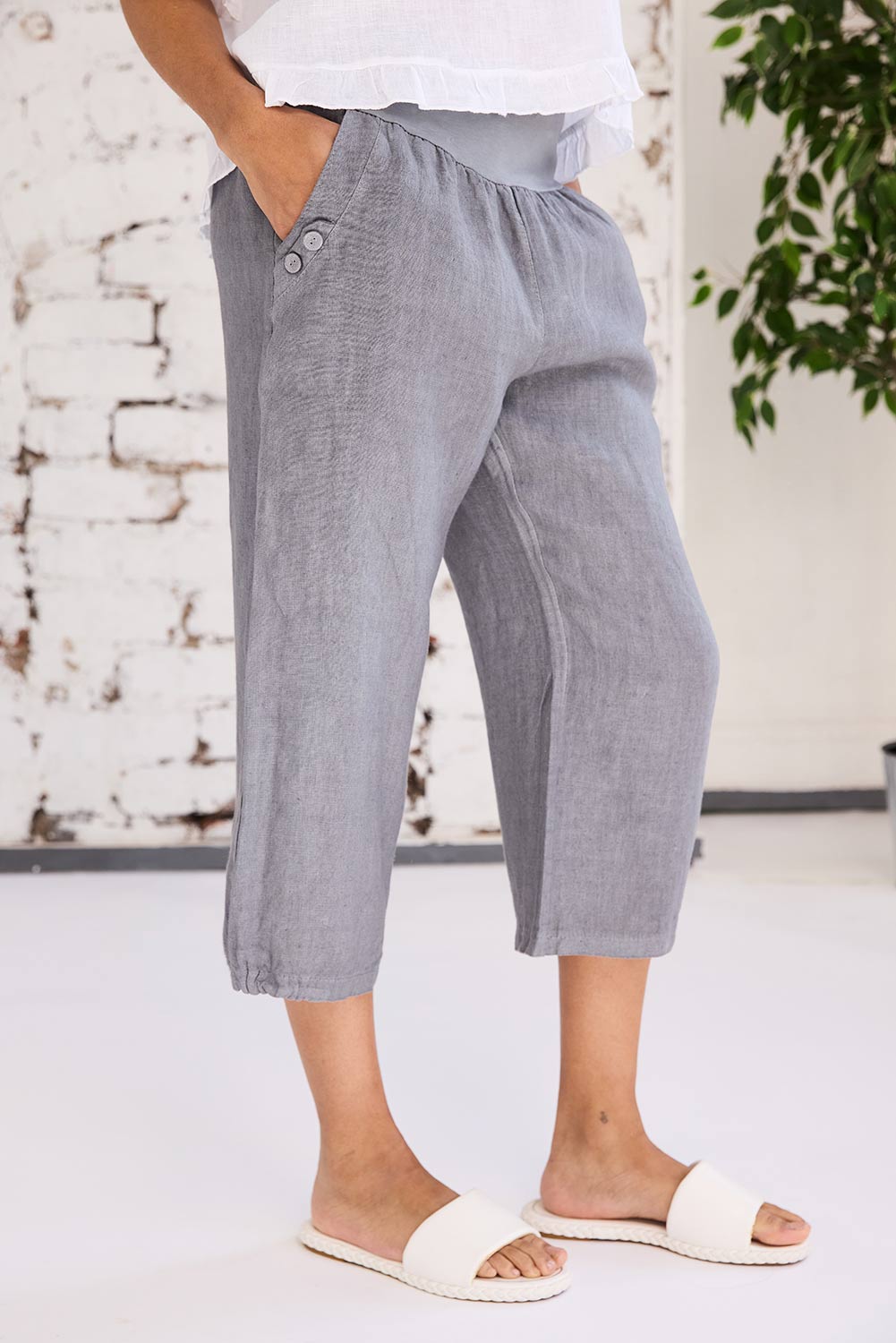 ART Ruched-End Crop Trouser