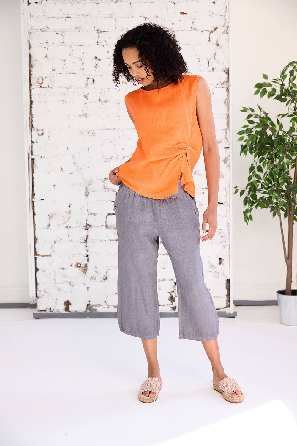 ART Ruched-End Crop Trouser