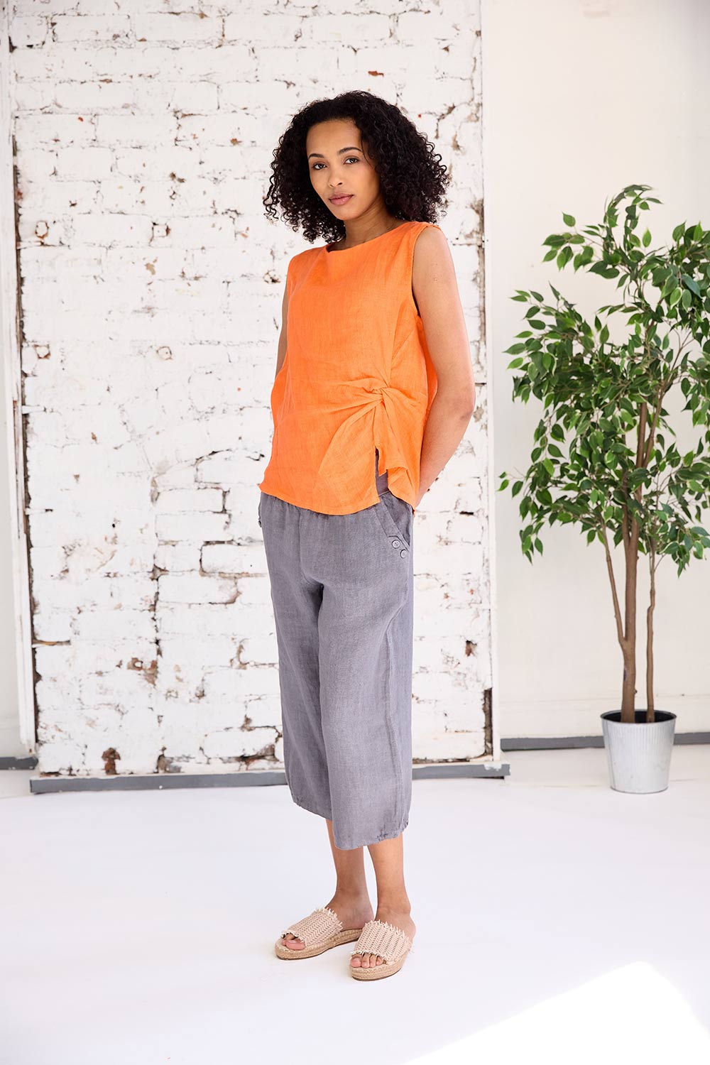 ART Ruched-End Crop Trouser