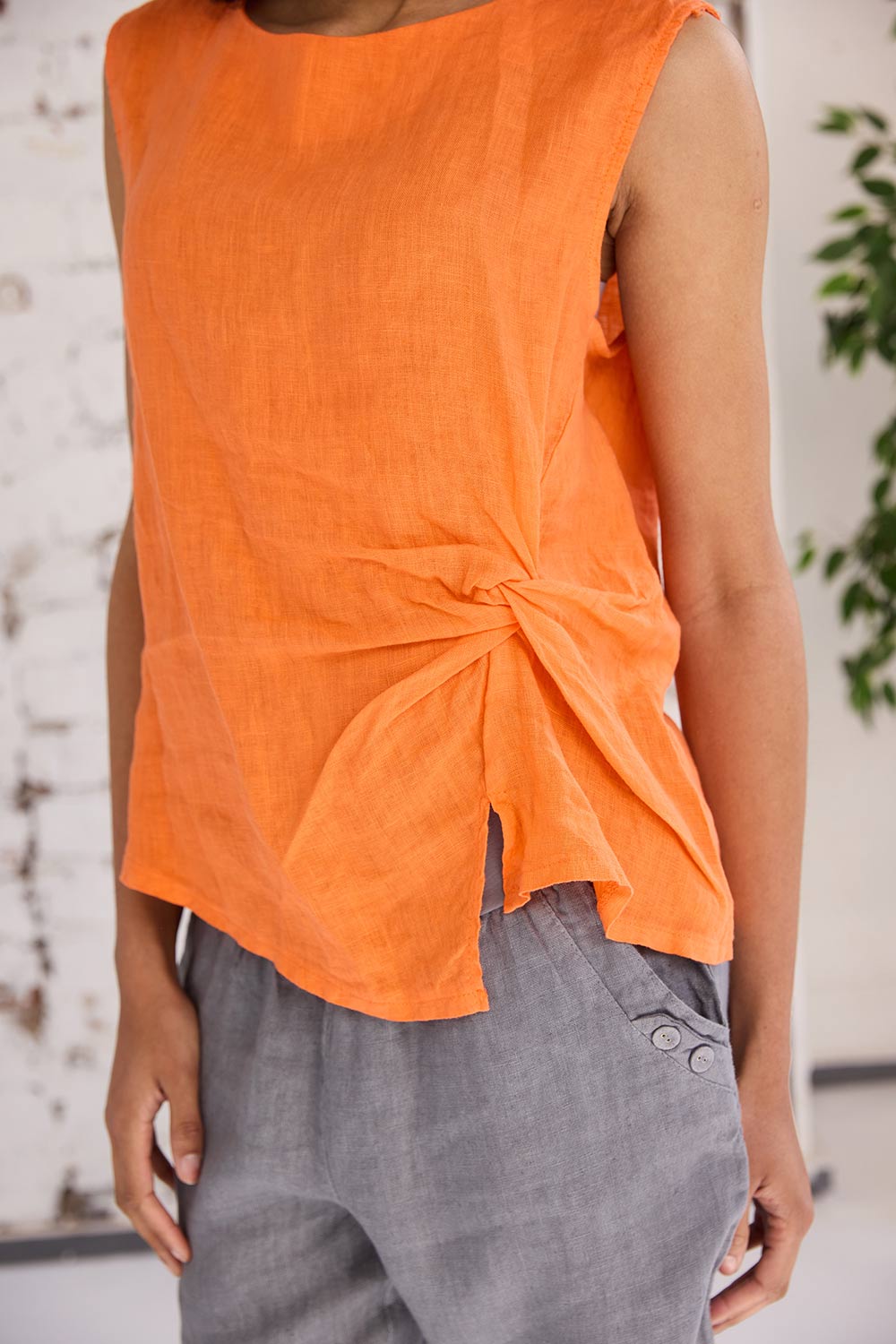 ART Ruched-End Crop Trouser