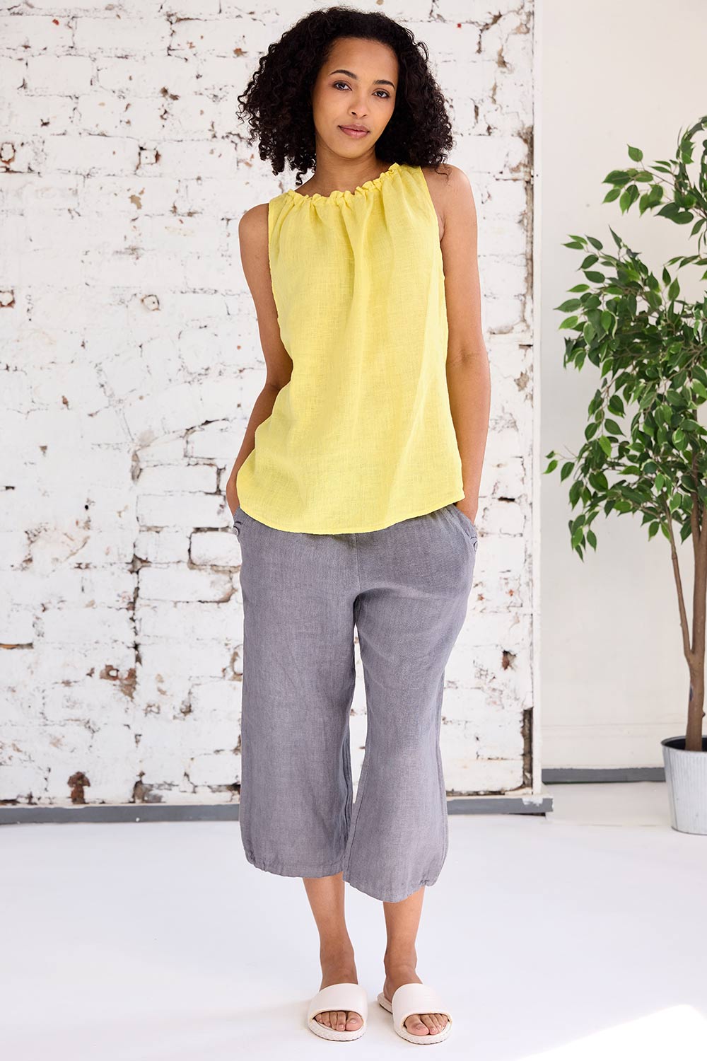 ART Ruched-End Crop Trouser