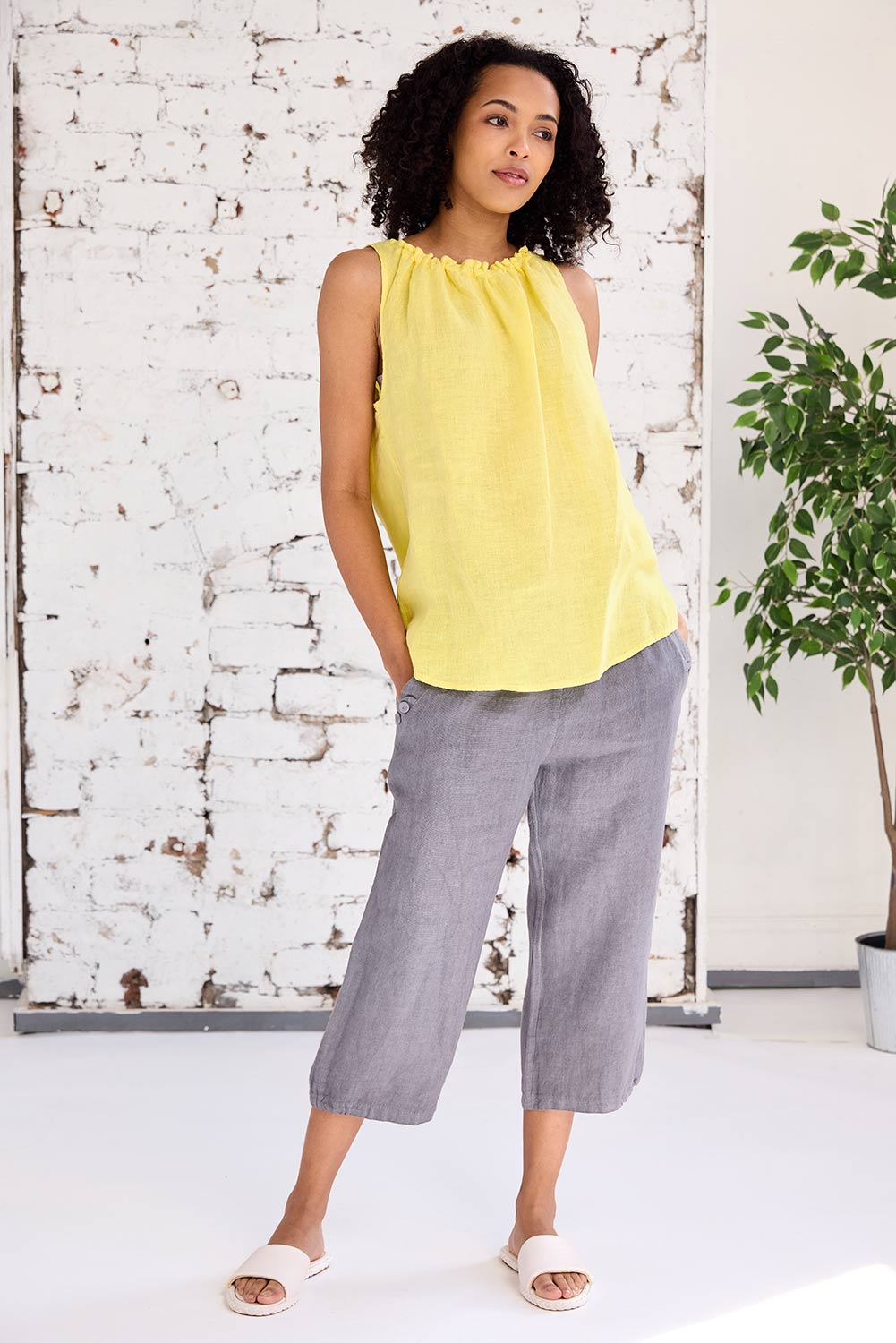 ART Ruched-End Crop Trouser