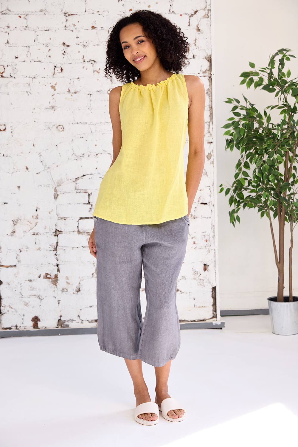 ART Ruched-End Crop Trouser