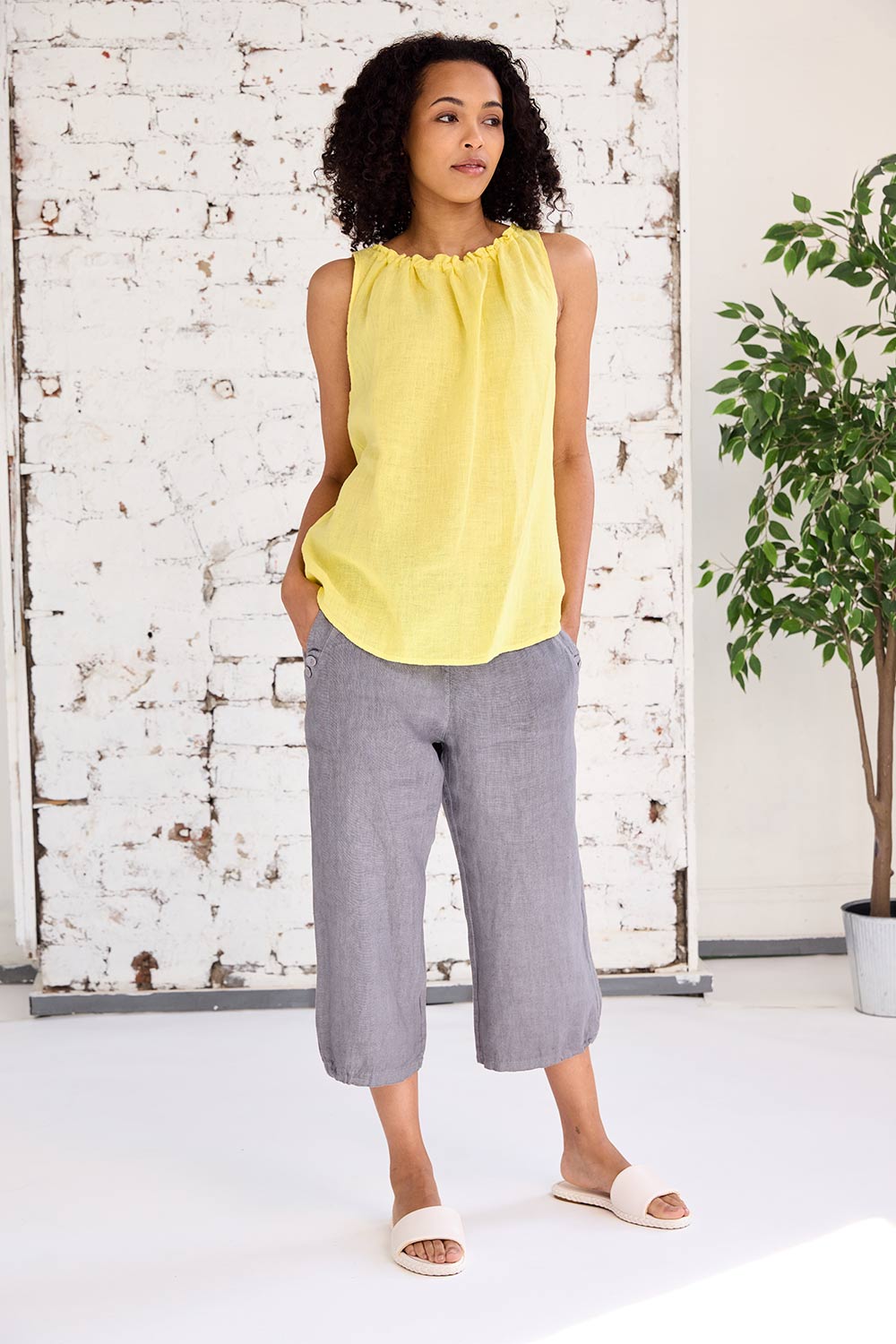 ART Ruched-End Crop Trouser