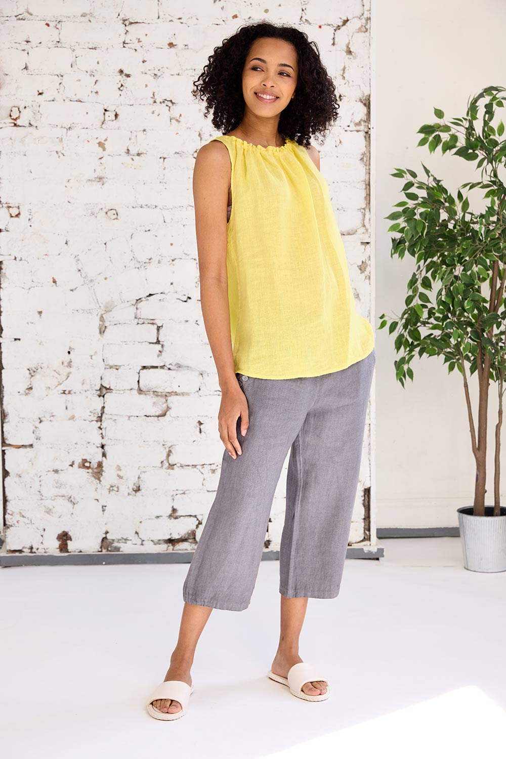 ART Ruched-End Crop Trouser