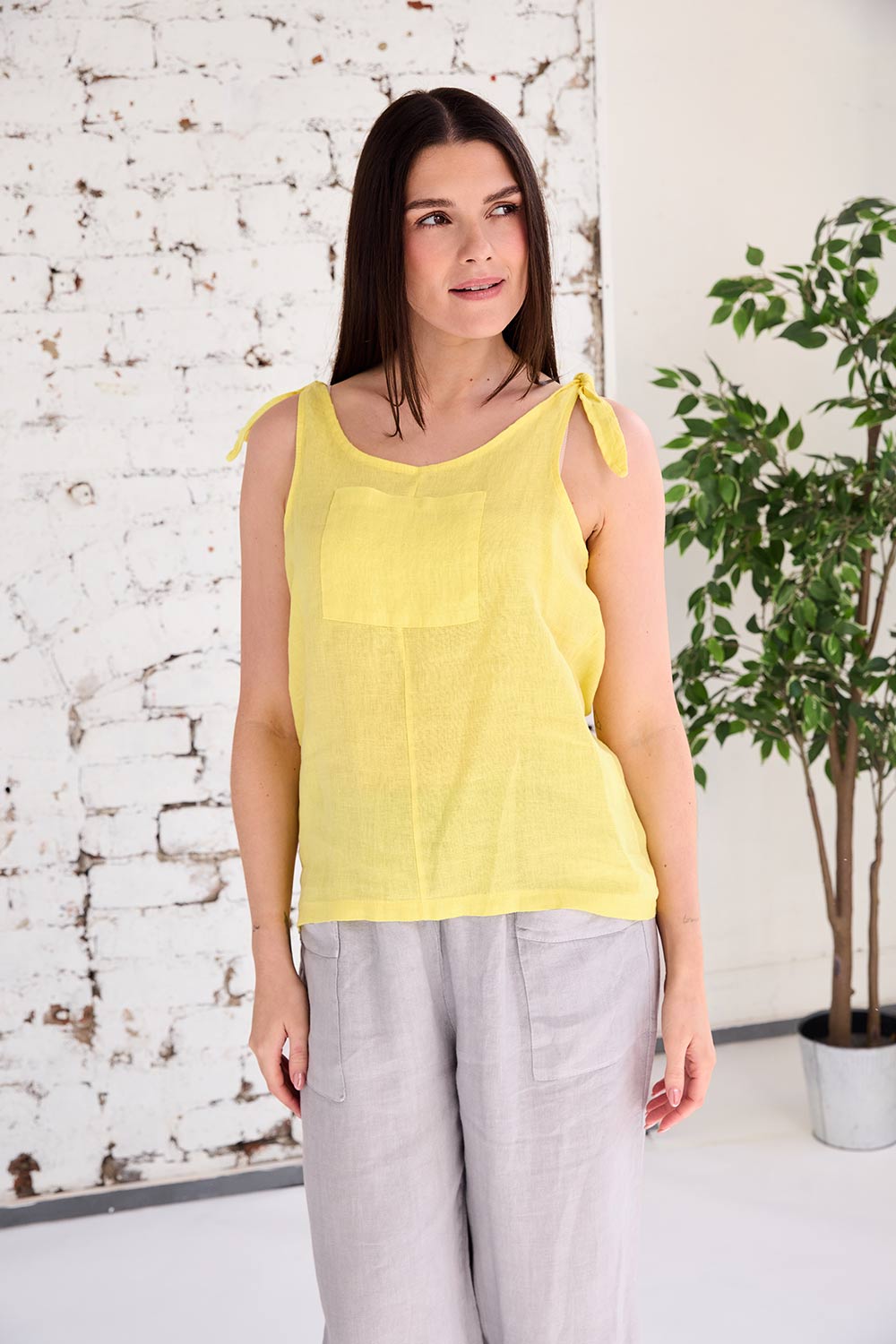 ART Tie Shoulder Pocket Top