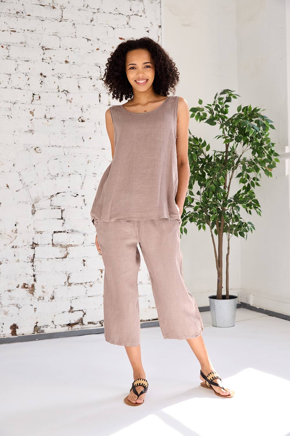 ART Ruched-End Crop Trouser