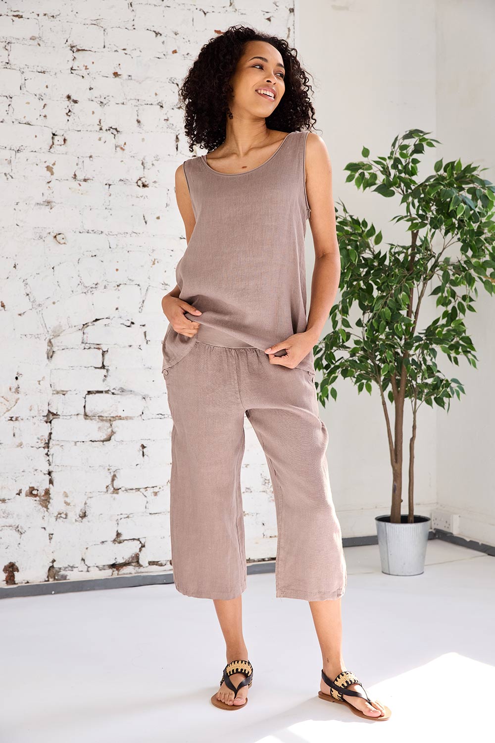 ART Ruched-End Crop Trouser