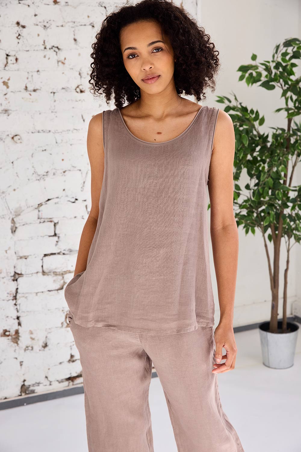 ART Ruched-End Crop Trouser