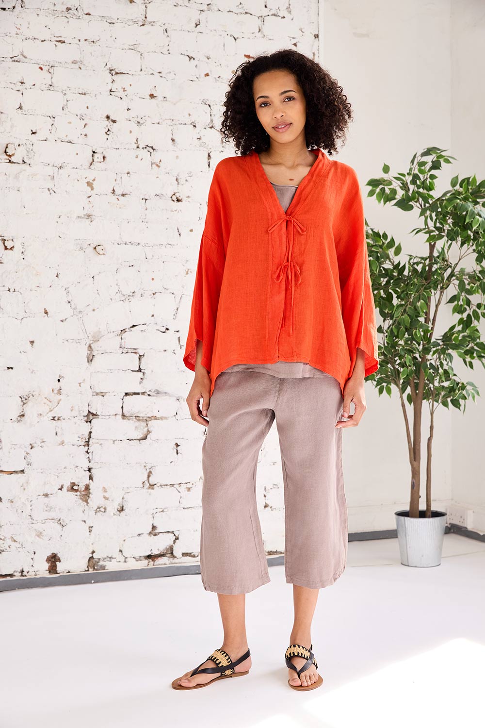 ART Ruched-End Crop Trouser