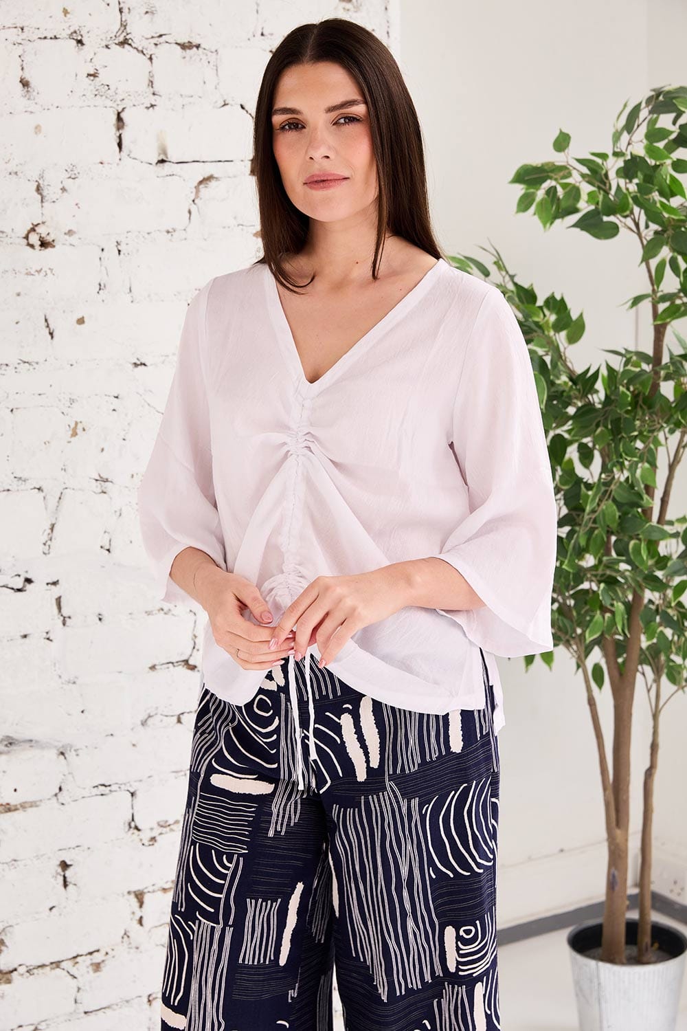 Tara Vao Ruched top
