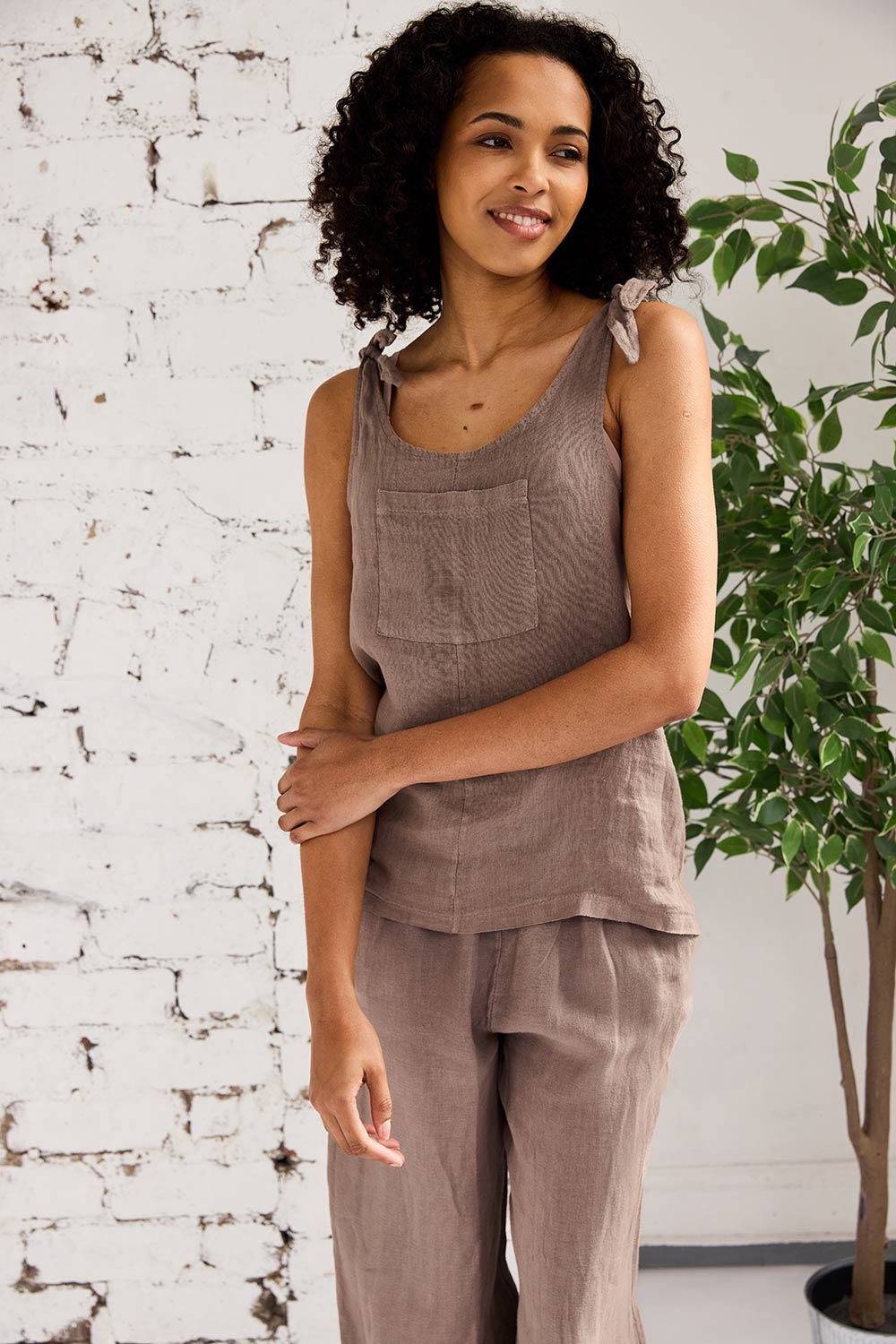 ART Tie Shoulder Pocket Top