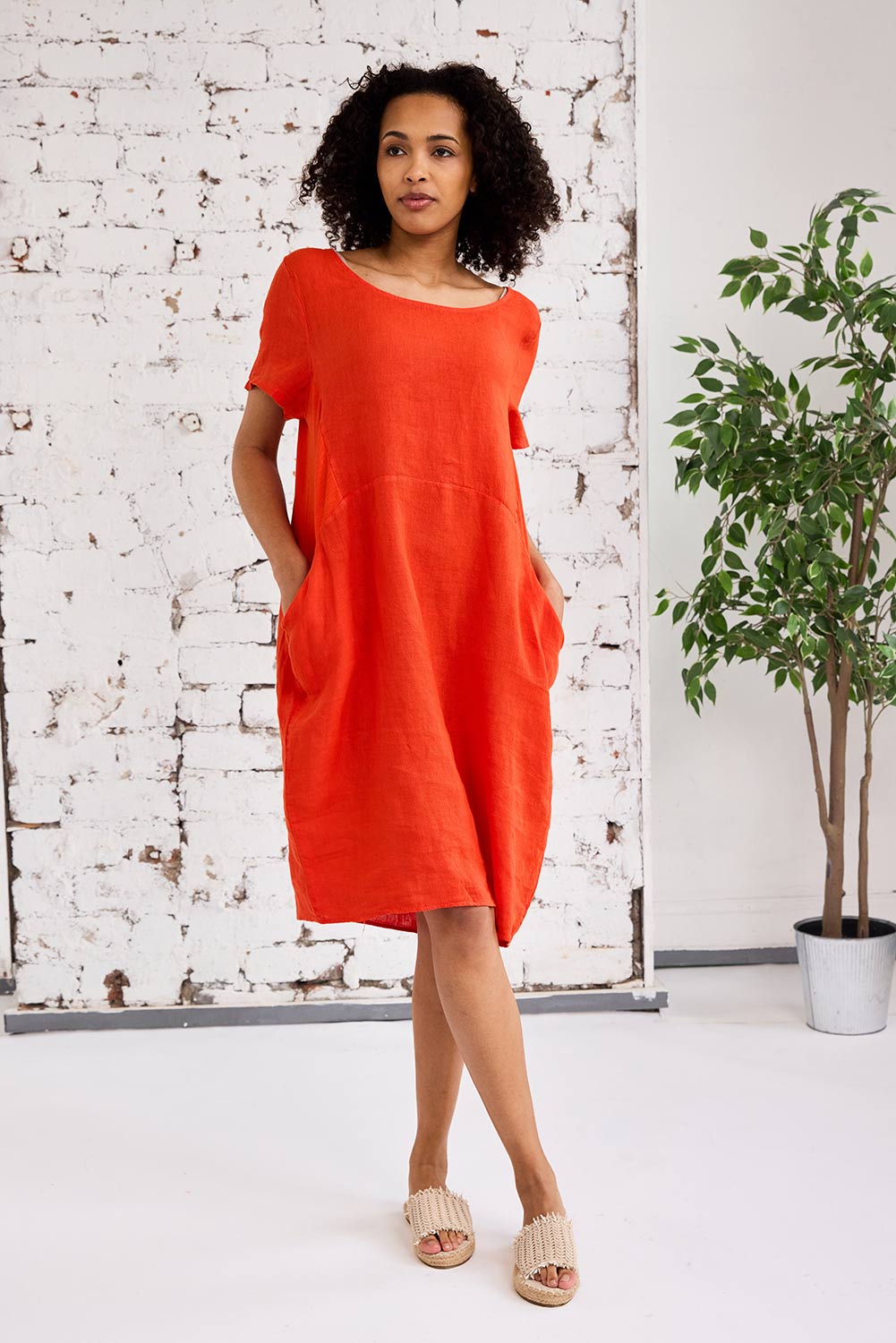 ART Sleeveless Tulip Dress