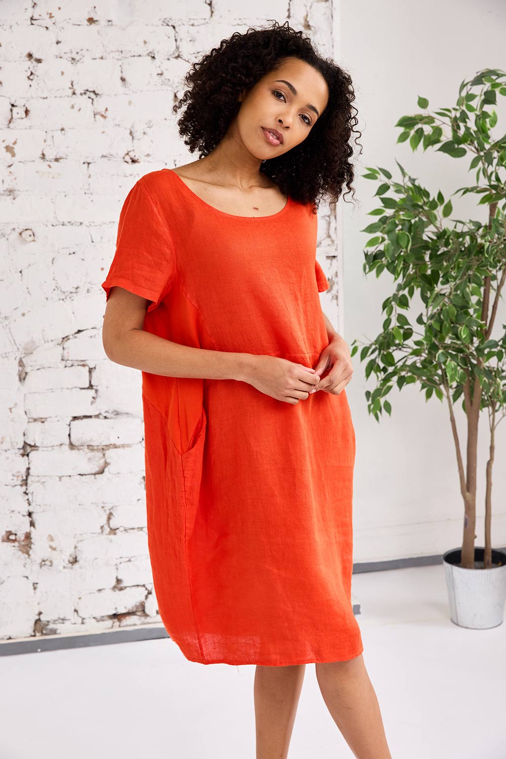 ART Sleeveless Tulip Dress