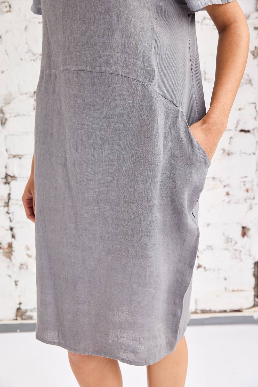ART Sleeveless Tulip Dress