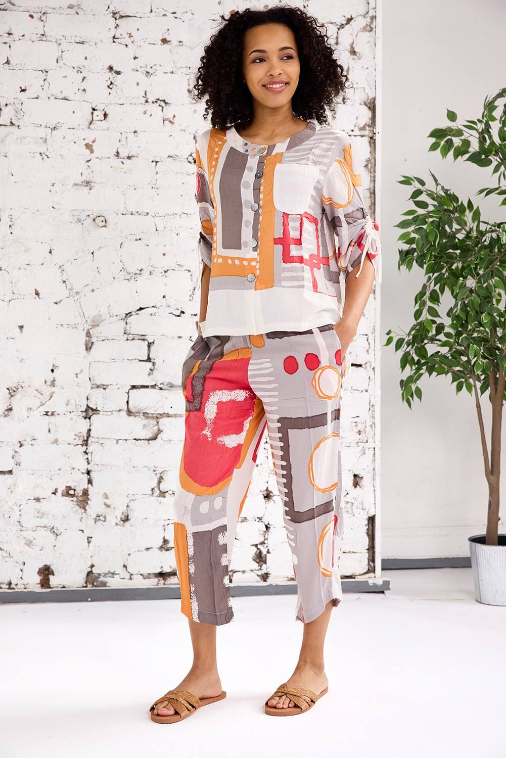 Tara Vao Abstract Top