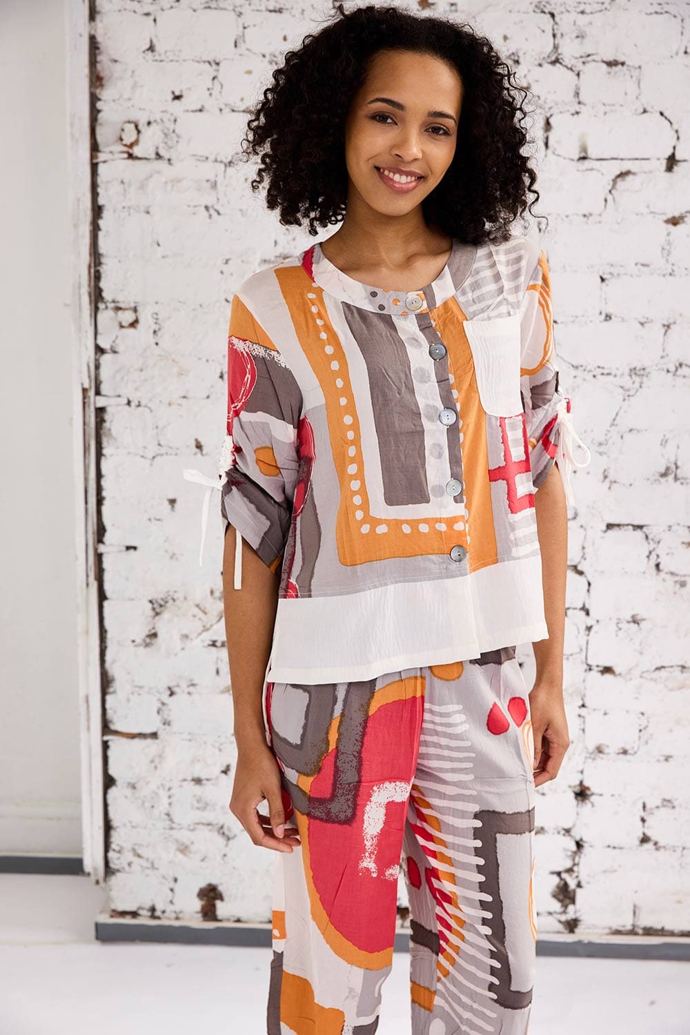 Tara Vao Abstract Top